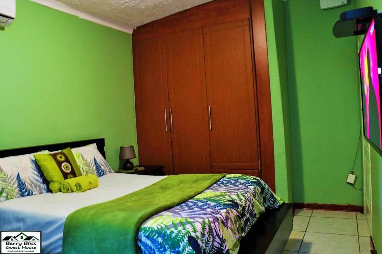 Berry Bliss Guest House Γκαμπορόνε Εξωτερικό φωτογραφία