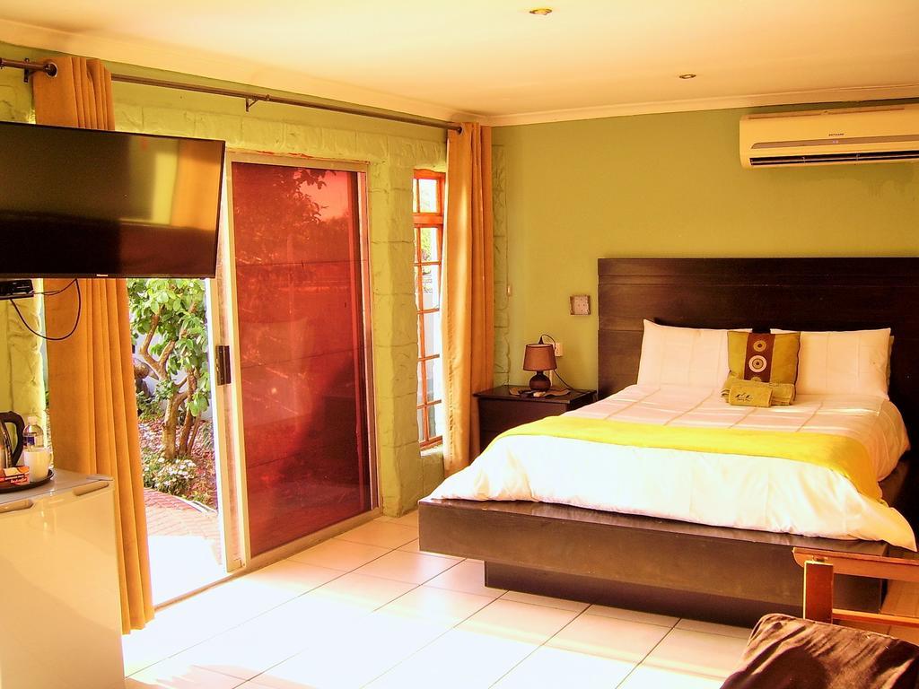 Berry Bliss Guest House Γκαμπορόνε Εξωτερικό φωτογραφία