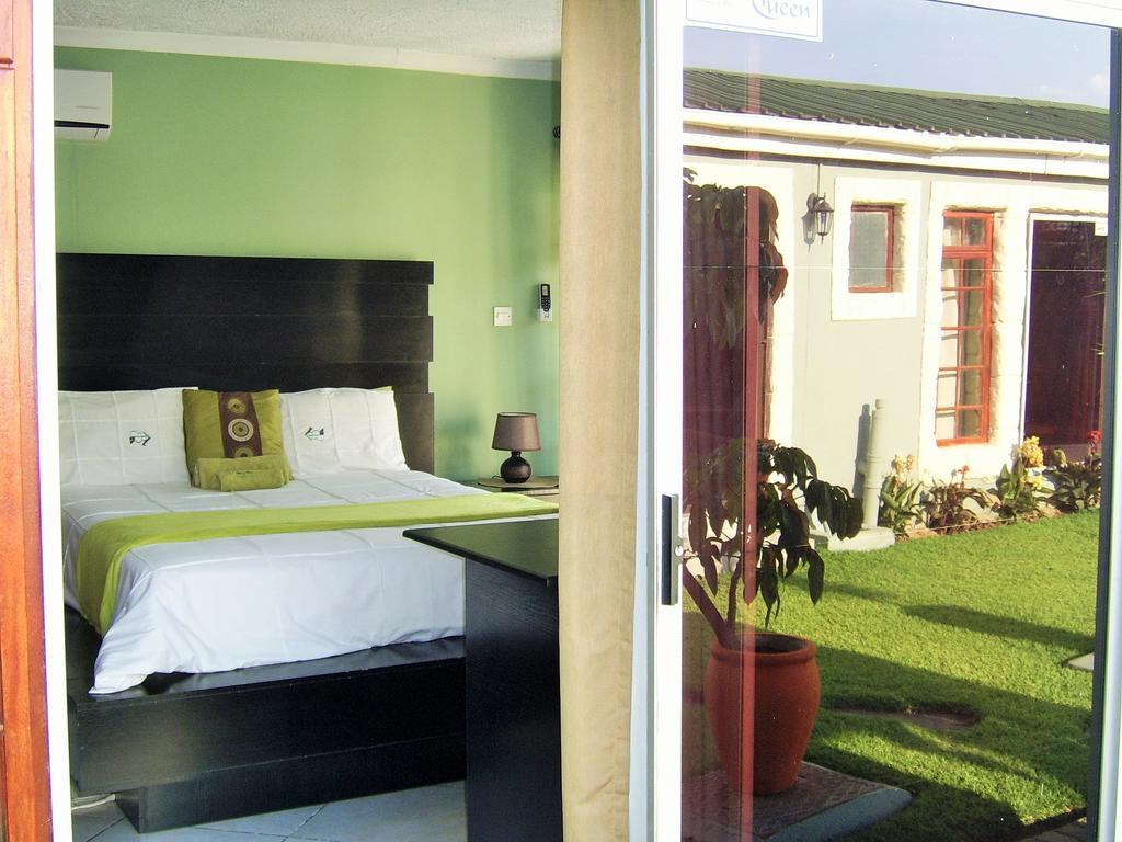 Berry Bliss Guest House Γκαμπορόνε Εξωτερικό φωτογραφία
