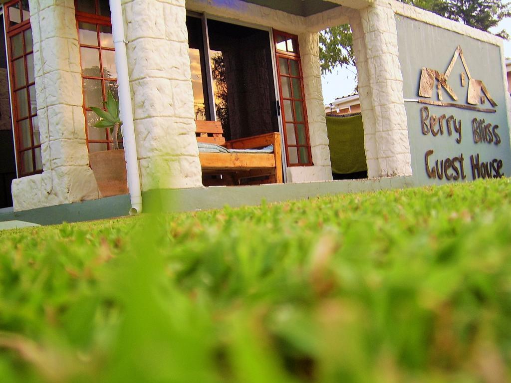 Berry Bliss Guest House Γκαμπορόνε Εξωτερικό φωτογραφία