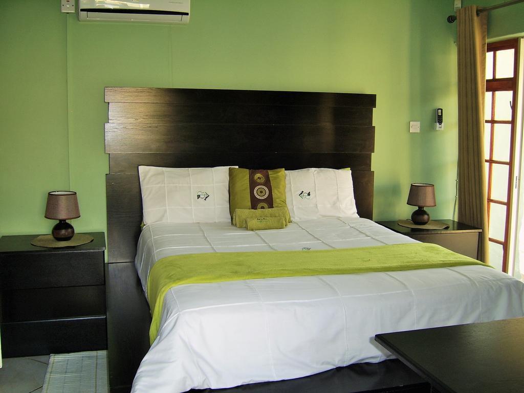 Berry Bliss Guest House Γκαμπορόνε Εξωτερικό φωτογραφία