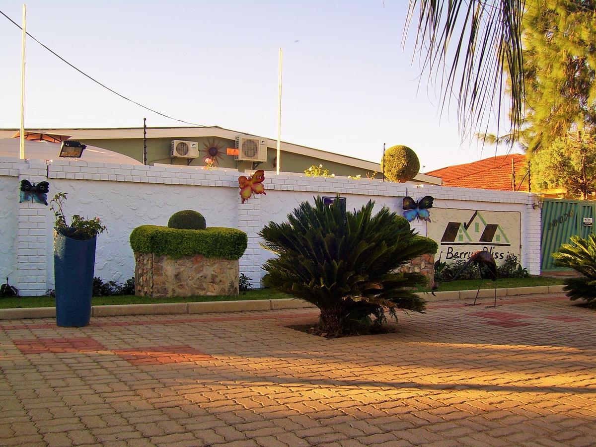 Berry Bliss Guest House Γκαμπορόνε Εξωτερικό φωτογραφία