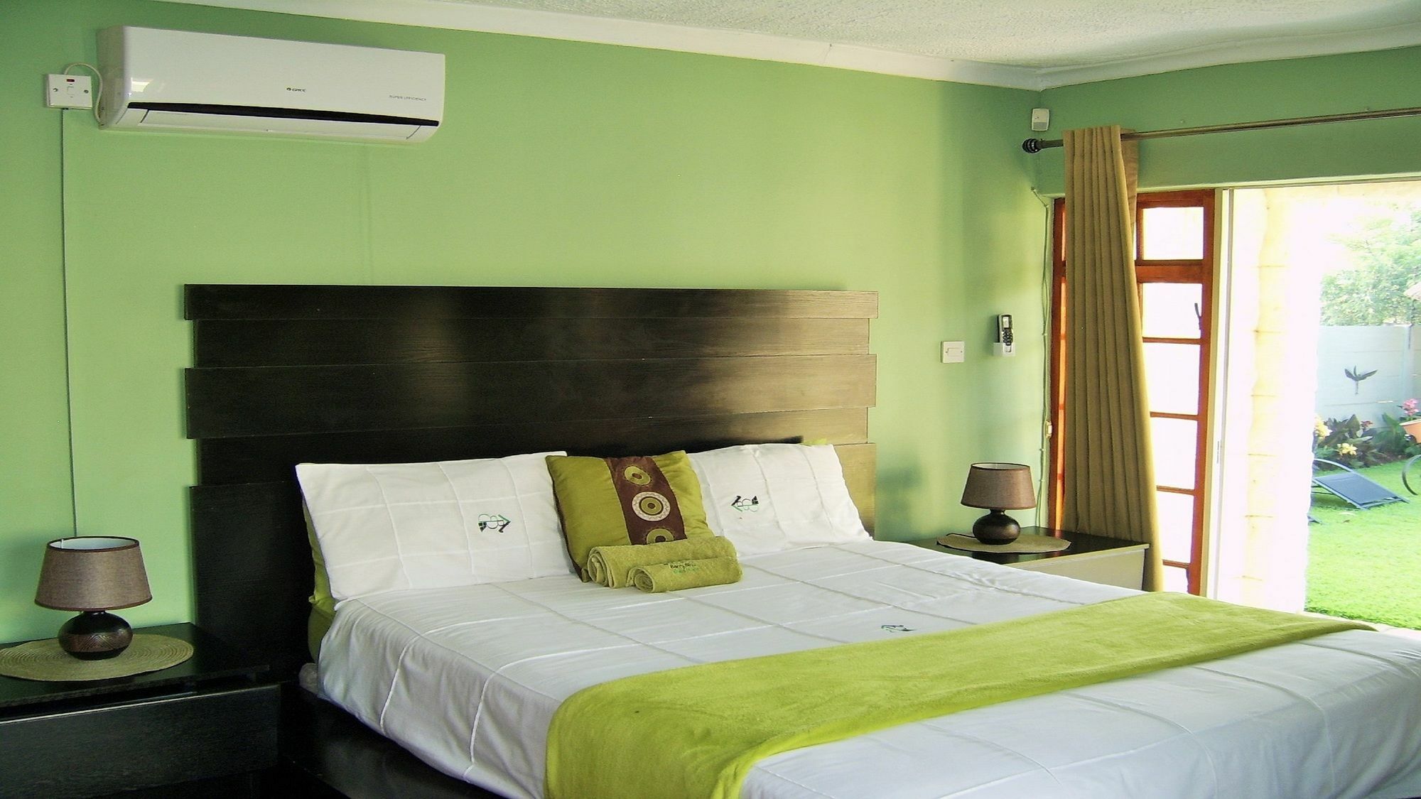 Berry Bliss Guest House Γκαμπορόνε Εξωτερικό φωτογραφία
