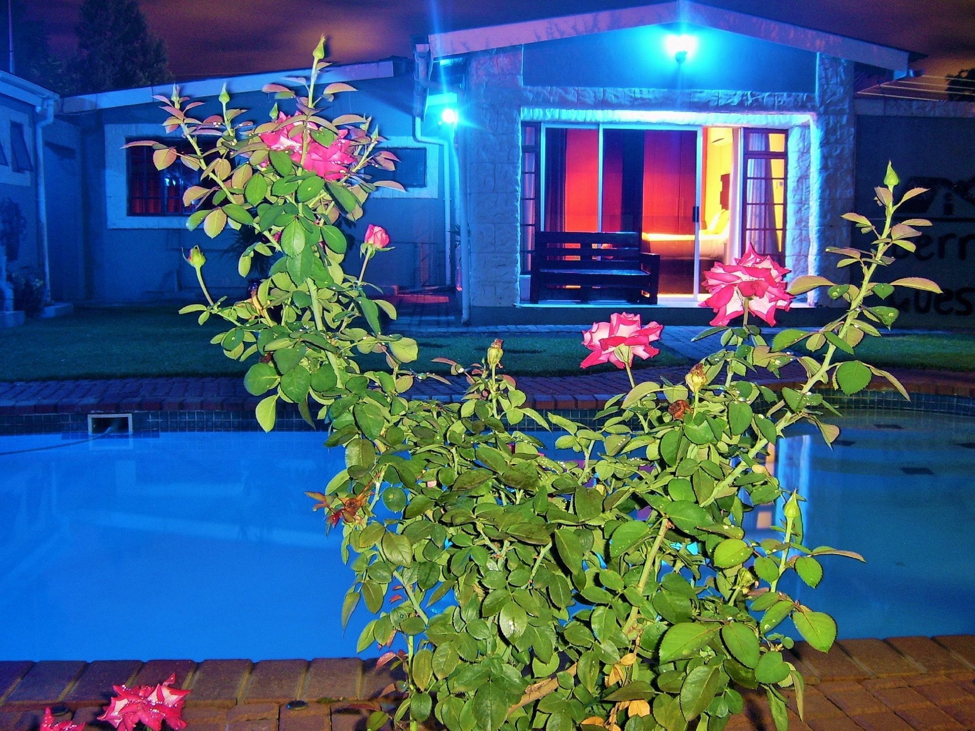 Berry Bliss Guest House Γκαμπορόνε Εξωτερικό φωτογραφία